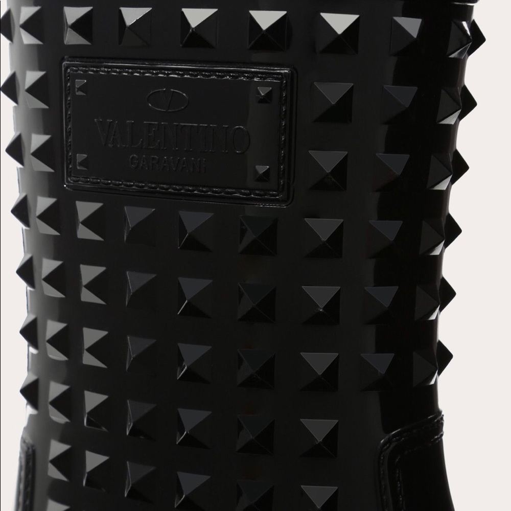🔥SOLD🔥 🤩 Valentino Garavani Stud Rain boots - Picture 5 of 8